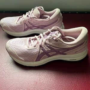 ASICS gel contend 7 in light pink, size 8.5